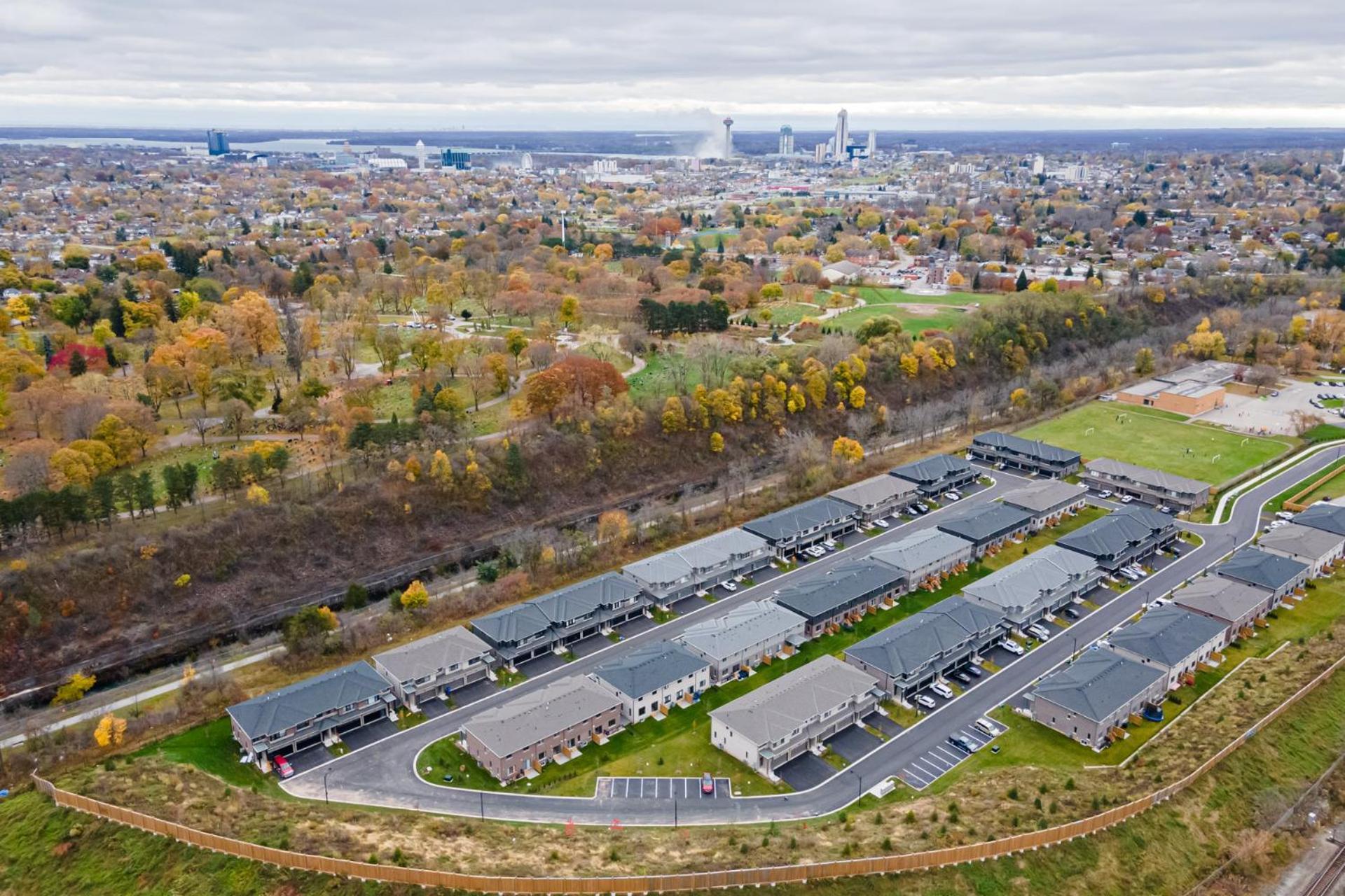 Luxury Living At The Falls - 4 Bed House Niagarawatervallen Buitenkant foto